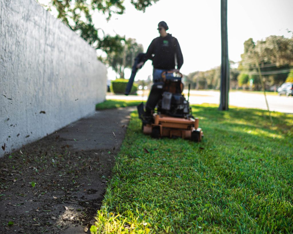 Lawn-Maintenance